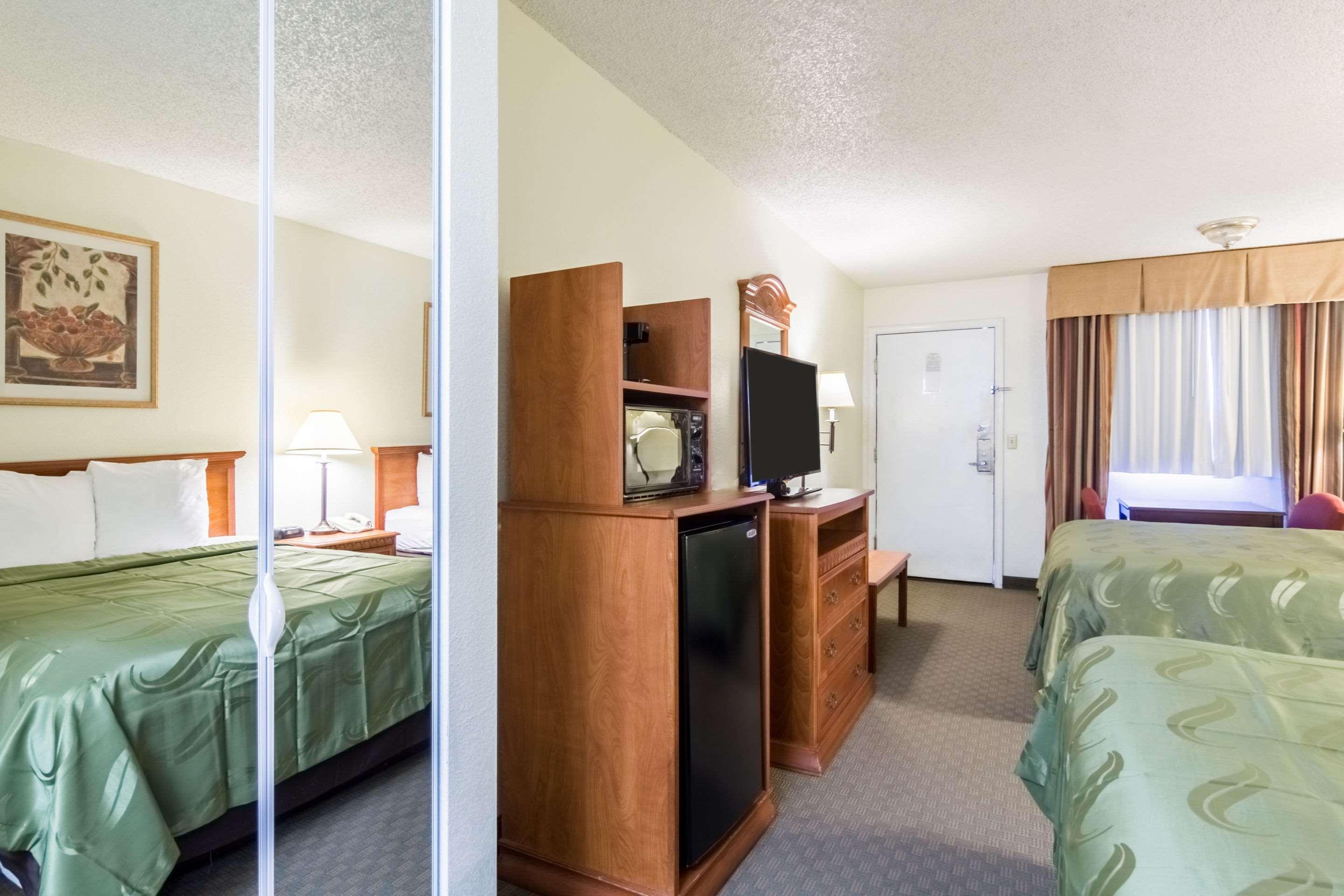 Quality Inn & Suites Of Alma - Northeast From Fort Smith Exteriör bild