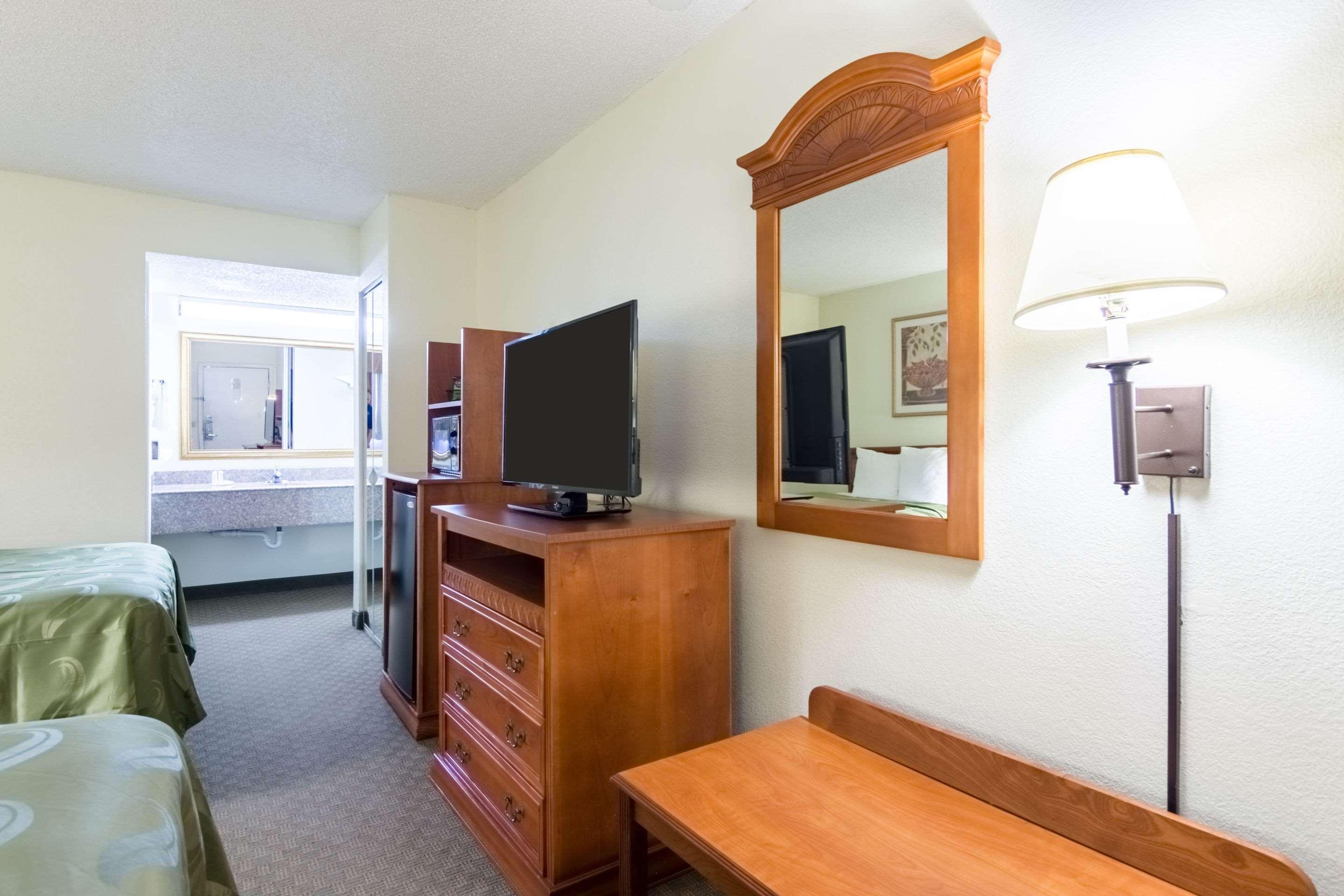 Quality Inn & Suites Of Alma - Northeast From Fort Smith Exteriör bild