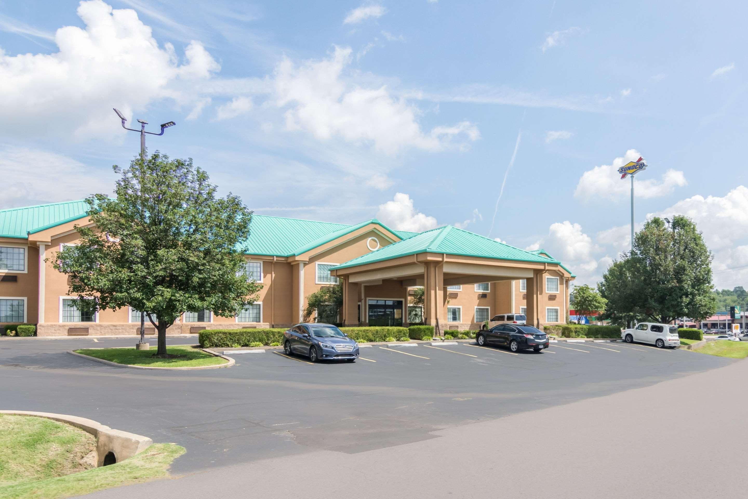 Quality Inn & Suites Of Alma - Northeast From Fort Smith Exteriör bild