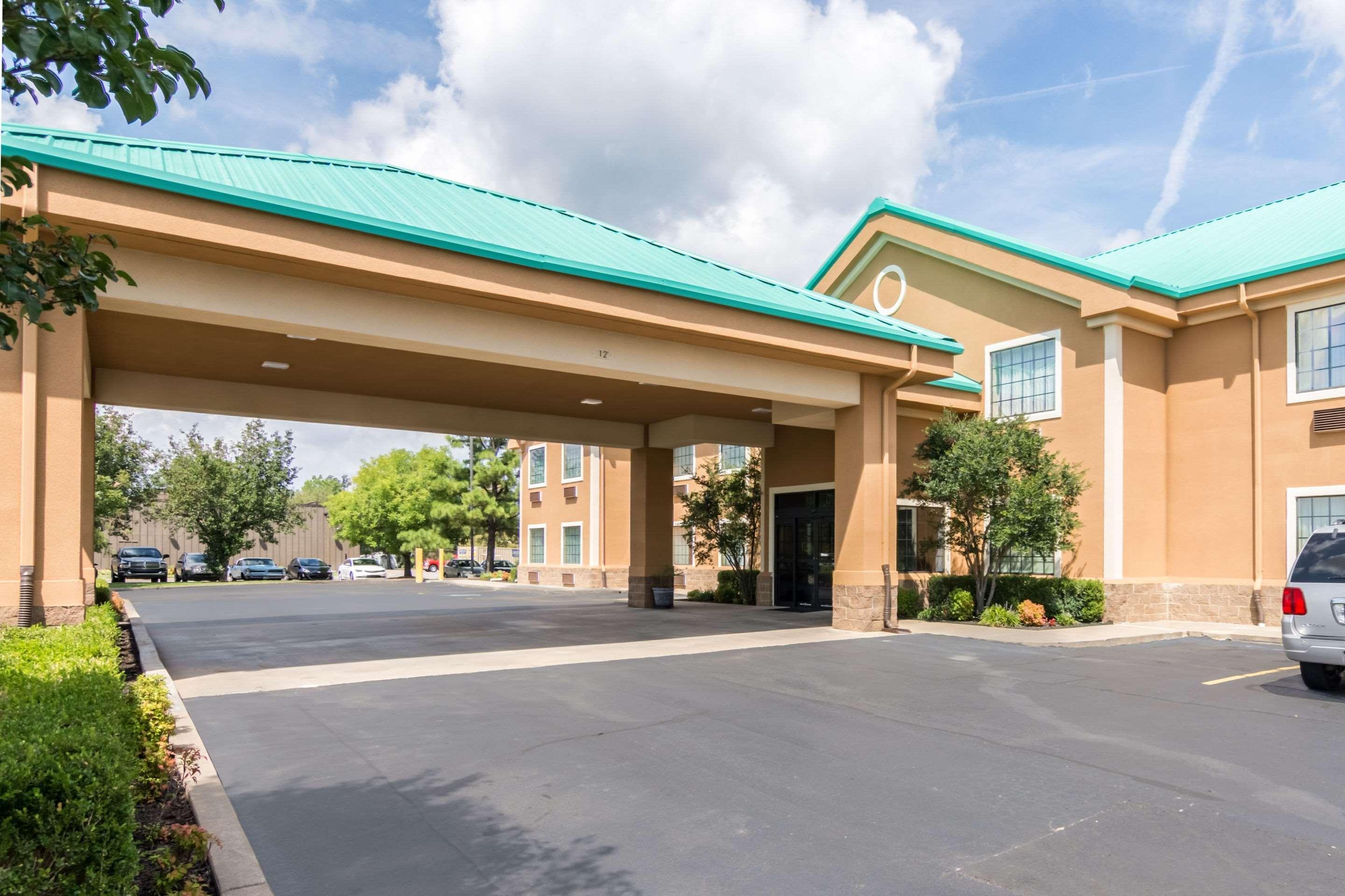 Quality Inn & Suites Of Alma - Northeast From Fort Smith Exteriör bild