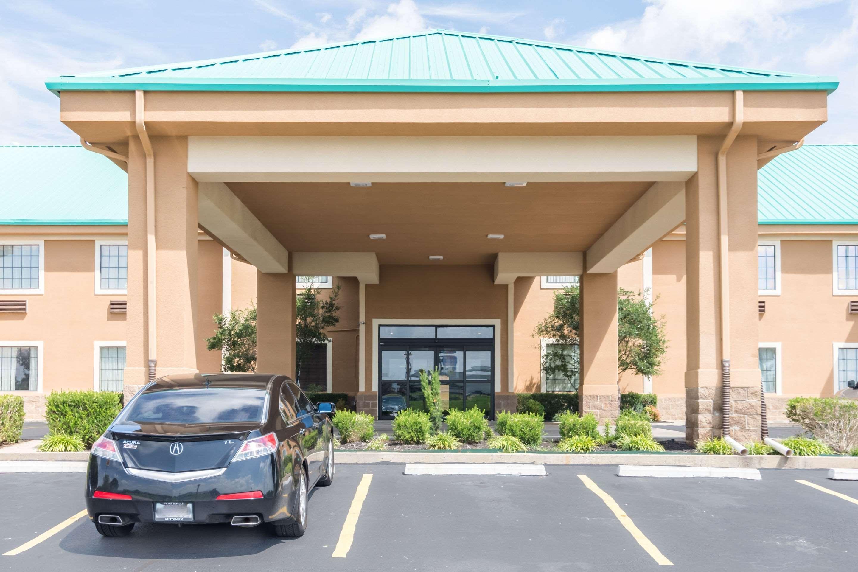 Quality Inn & Suites Of Alma - Northeast From Fort Smith Exteriör bild